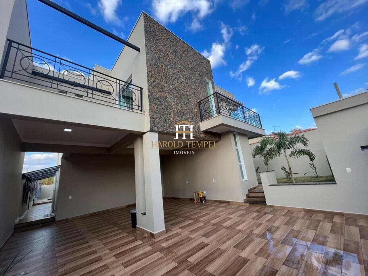 Casa com 5 quartos, 400 m², à venda por R$ 1.550.000 - Jardim São Luiz - Mococa/SP