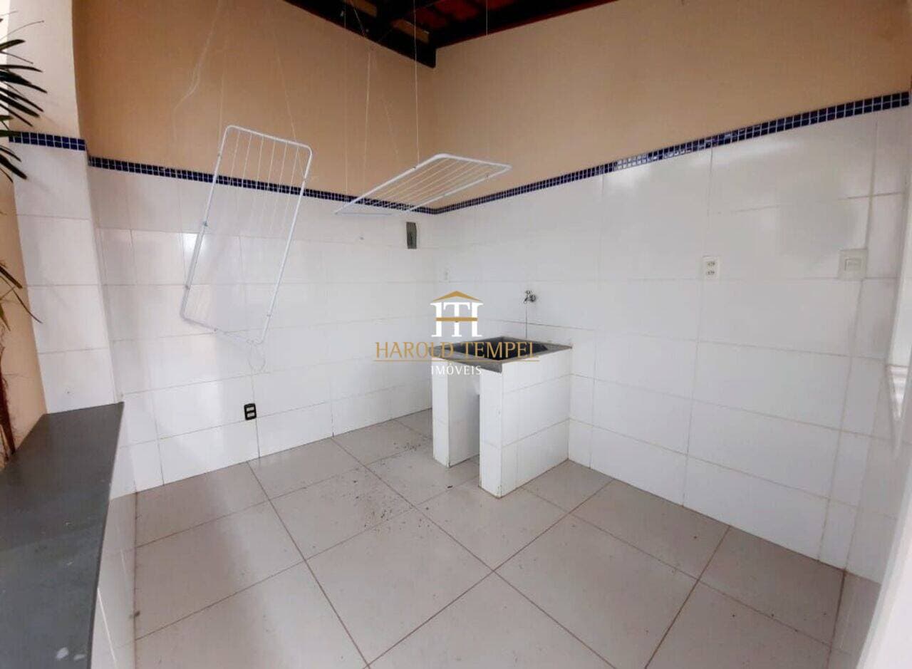 Casa com 3 quartos, aluguel por R$ 4.000/mês ou à venda por R$ 1.550.000 - Vila Quintino - Mococa/SP