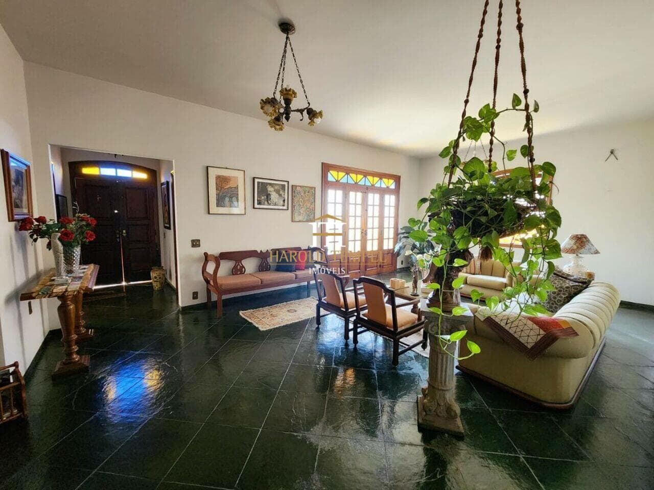 Casa com 5 quartos, 340 m², à venda por R$ 1.200.000 - Jardim Lavínia - Mococa/SP
