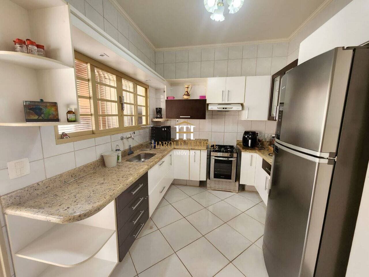 Casa com 4 quartos, 233 m², à venda por R$ 580.000 - Vila Lambari - Mococa/SP