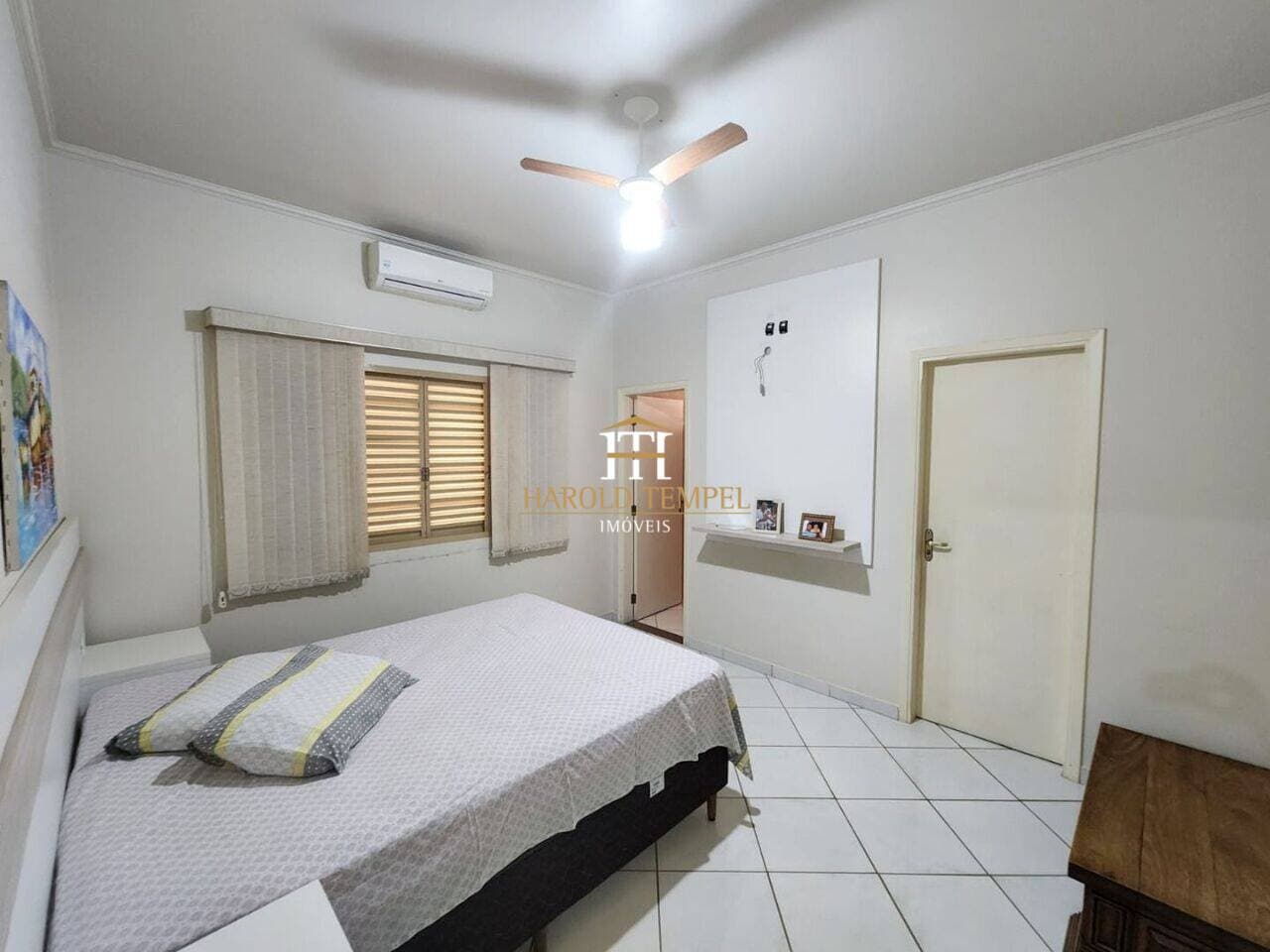 Casa com 4 quartos, 233 m², à venda por R$ 580.000 - Vila Lambari - Mococa/SP