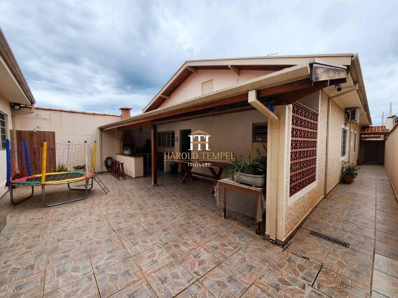 Casa com 4 quartos, 233 m², à venda por R$ 580.000 - Vila Lambari - Mococa/SP